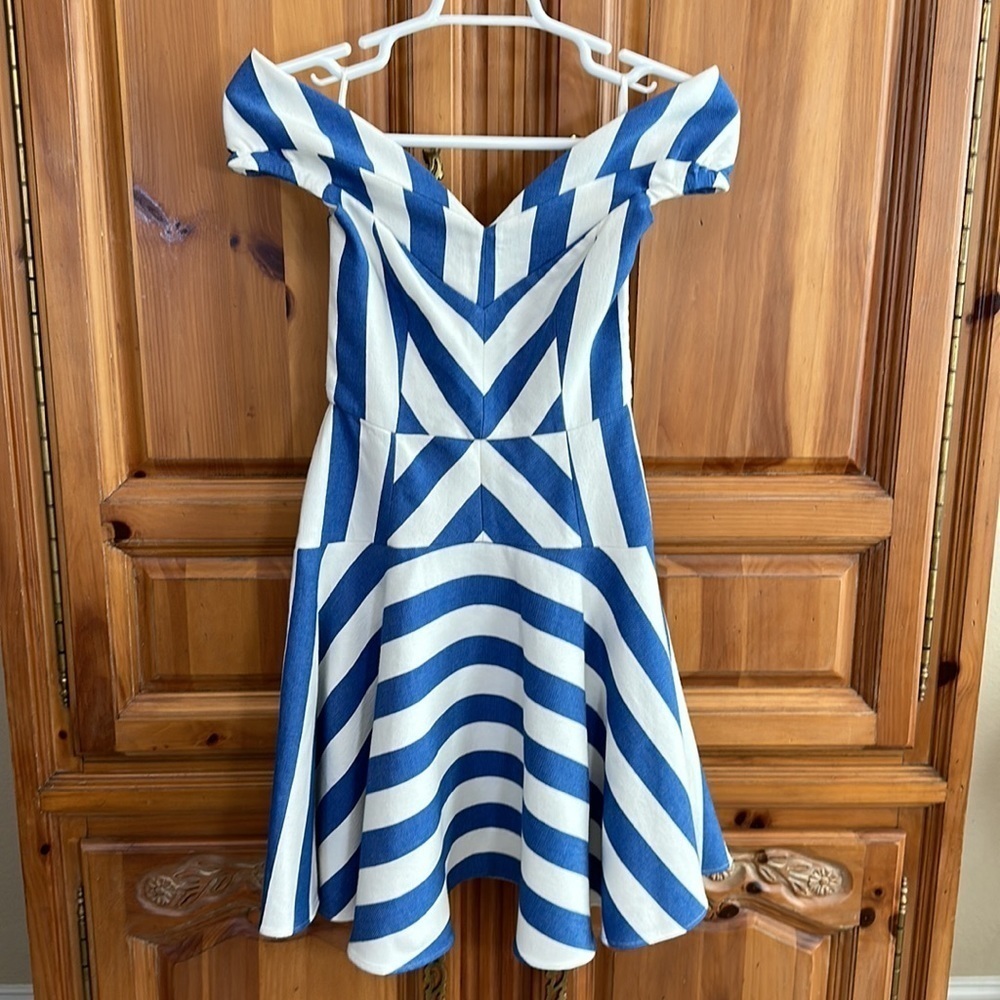 Milly Mariella Off The Shoulder Dress - Picture 3 of 15